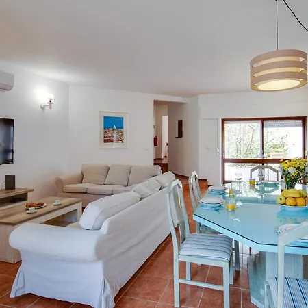 빌라 Nature Retreat 5bd Wifi Pool Bbq 1km Falesia